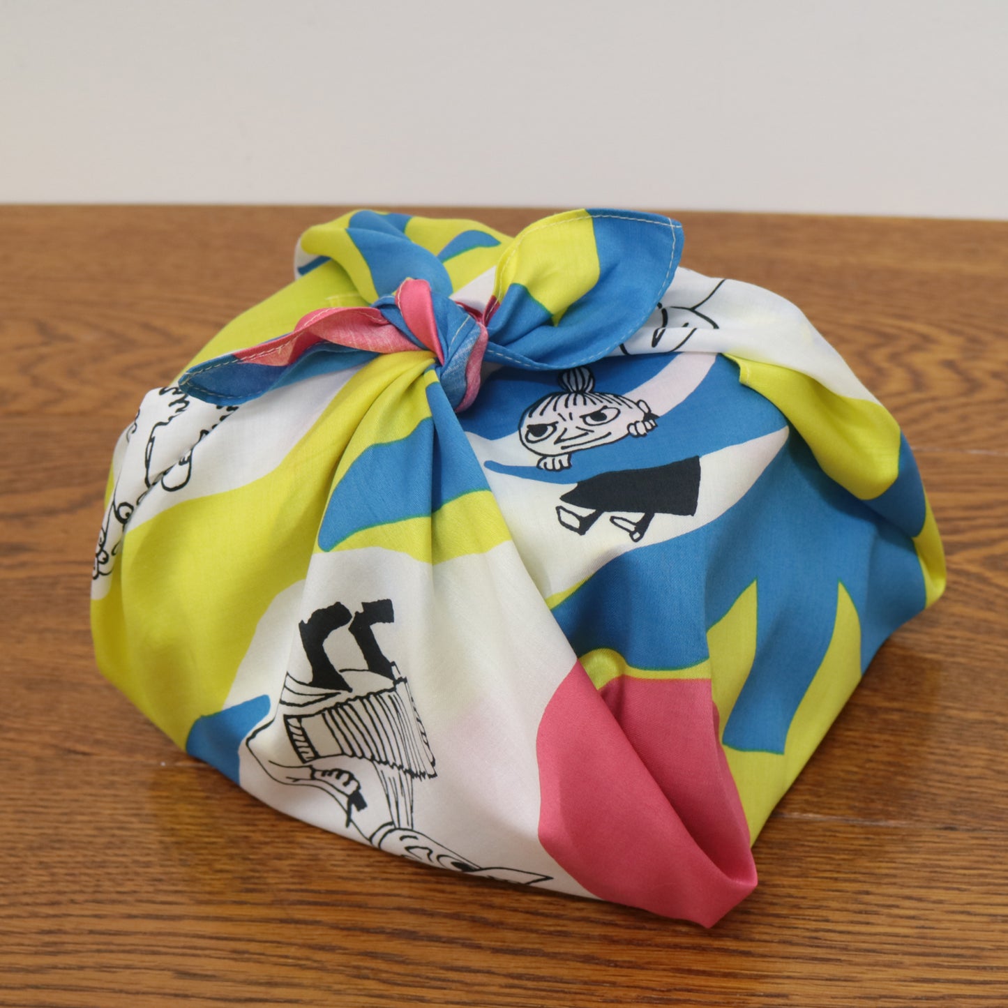 ムーミンハンカチ カラフルな森