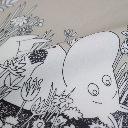 ムーミンハンカチひと休み