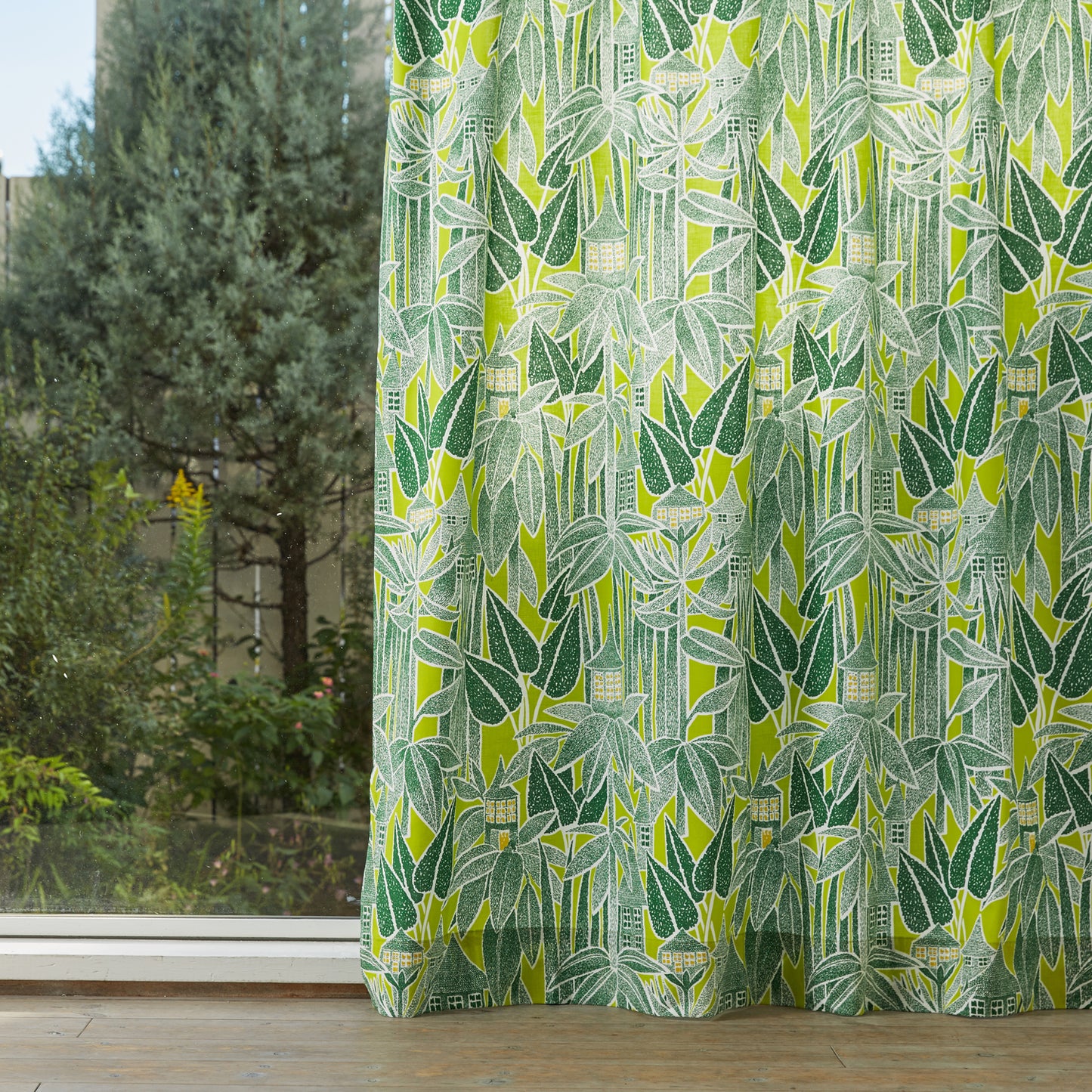 ムーミンカーテン 旅の途中